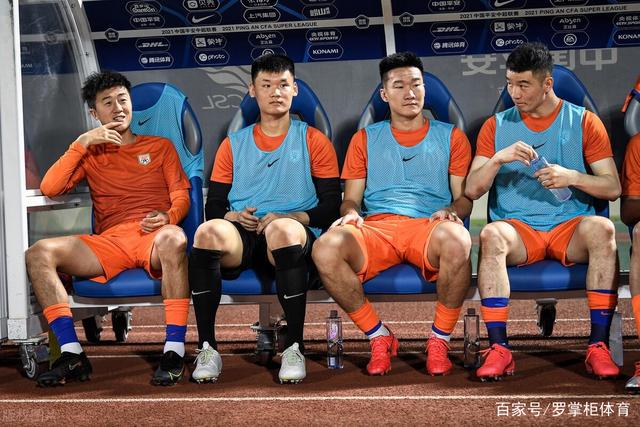 徐杰22+13广东胜同曦 阿不都16+7新疆胜天津